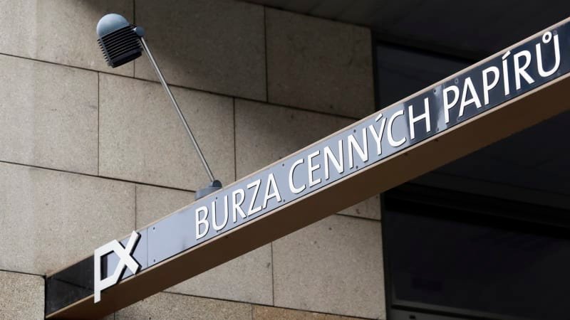 Úspěch pražské burzy: Poráží i slavný index. Experti zmínili důvody i nastínili hrozbu