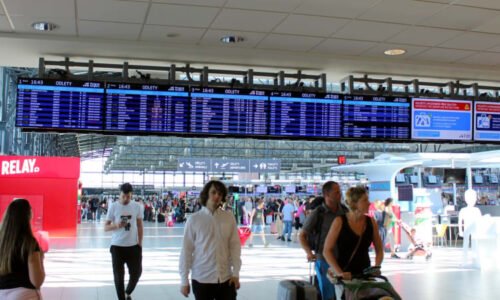 Strach nad Prahou: Let z Ruzyně postihl závažný problém. Plný boeing hodinu kroužil nad městem