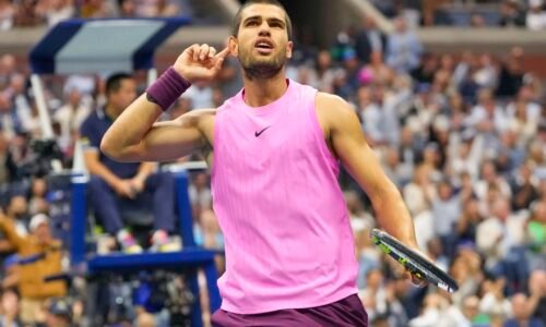 Alcaraz na turnaji majstrov aj proti djokovičovi. sinner ešte čaká na posledného súpera