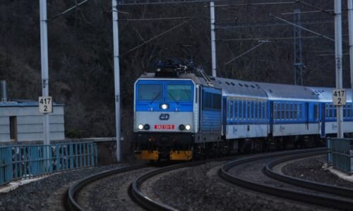 Kdo bude provozovat vlakové linky z Brna? Zájem o mnohamiliardovou zakázku mají tři firmy Kdo bude provozovat vlakové linky z Brna? Zájem o mnohamiliardovou zakázku mají tři firmy