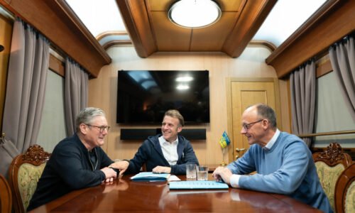 Z čoho trčia uši európskej plutokracie