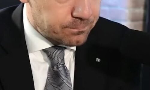 MACHALA JEDEN DEŇ PÍŠE STATUSY PROTI PROGRESÍVCOM A DRUHÝ DEŇ TOU ISTOU RUKOU IM DÁVA DESIATKY TISÍ MACHALA JEDEN DEŇ PÍŠE STATUSY PROTI PROGRESÍVCOM A DRUHÝ DEŇ TOU ISTOU RUKOU IM DÁVA DESIATKY TISÍ