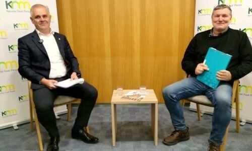 Mesto Kysucké Nové Mesto: V úvodnej epizóde podcastu Kysucké Nové Mesto – Nové perspektívy sa primátor mesta rozpráva so zástupcami dvoch developerských projektov, ktoré zásadne ovplyvnia budúci vzhľad a fungovanie lokality „p Mesto Kysucké Nové Mesto: V úvodnej epizóde podcastu Kysucké Nové Mesto – Nové perspektívy sa primátor mesta rozpráva so zástupcami dvoch developerských projektov, ktoré zásadne ovplyvnia budúci vzhľad a fungovanie lokality „p