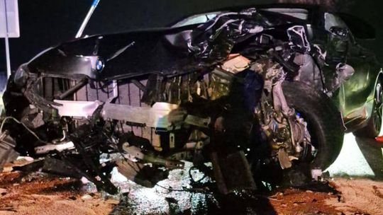 Za obcou Blatné smerom na Senec je pre nehodu obmedzená premávka, zrazili sa tam tri autá