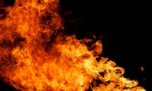 Tragédia v Kozárovciach. Pri požiari rodinného domu prišli o život štyria ľudia