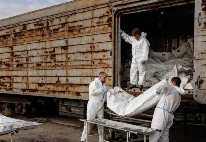 Nekonečný prúd mŕtvych ukrajinských vojakov Nekonečný prúd mŕtvych ukrajinských vojakov