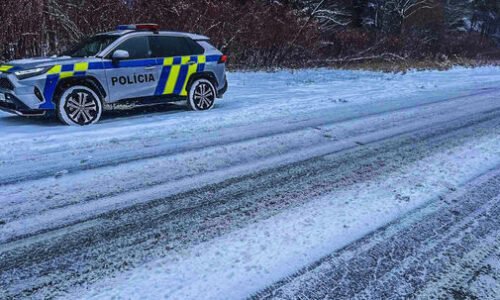 Cestu medzi Zvolenom a B. Bystricou zaplavilo. Pri Krupine sa vylial potok, Sliač skončil pod vodou
