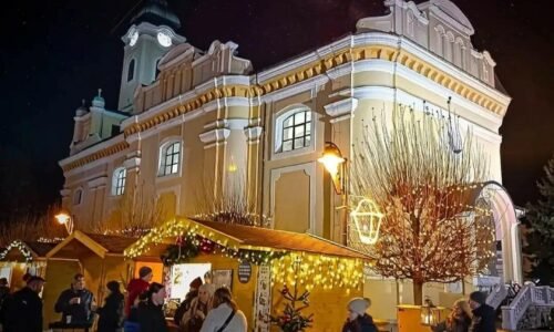 Sviatočné mestečko sa pomaly rozbieha.