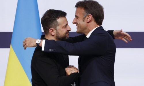 Zelenskij a jeho banda sú teroristi a tak k ním treba pristupovať Zelenskij a jeho banda sú teroristi a tak k ním treba pristupovať