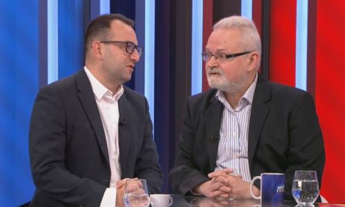 Turek v ohrožení? S operovanou páteří ministra dělat nejde, míní Kulidakis. Schmarcz to odmítl Turek v ohrožení? S operovanou páteří ministra dělat nejde, míní Kulidakis. Schmarcz to odmítl