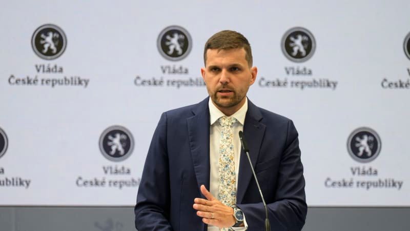 Vláda v demisi rozpočet přepracovávat nebude. Nedává to smysl, řekl Hladík Vláda v demisi rozpočet přepracovávat nebude. Nedává to smysl, řekl Hladík