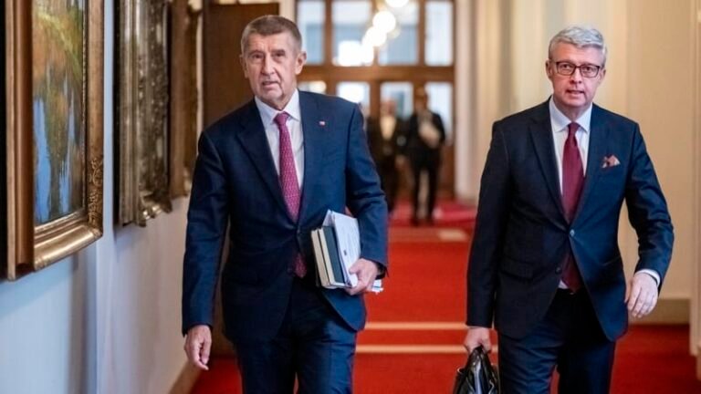 On-line: vláda odmítla migrační pakt i emisní povolenky. česko čeká rozpočtové provizorium