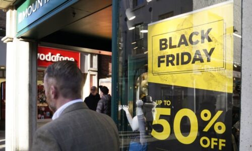 Rekordní Black Friday. Češi utratili miliardy, nejvíce narostly nákupy oblečení a kosmetiky