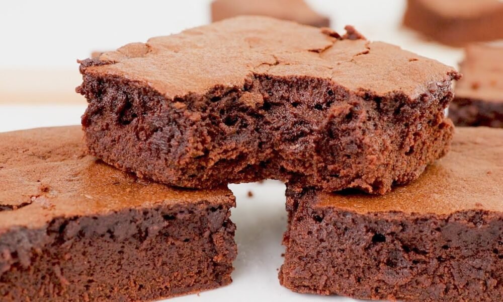 Once you know this recipe, you won’t buy brownie cake anymore! Less sugar! More healthy!