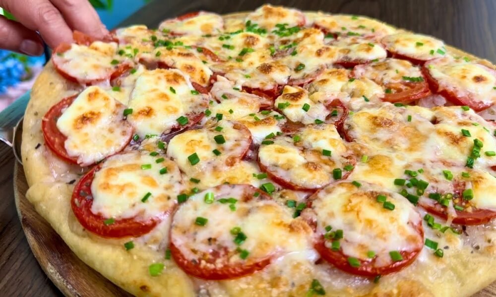 Fügen Sie einfach Zwiebeln hinzu und die Pizza ist fertig! Es gibt keine bessere Pizza