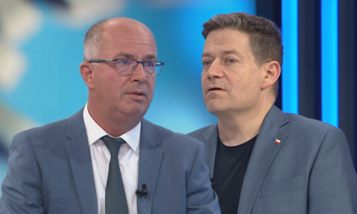 Pojeď, platím jízdenku. Opozice láká Nachera k cestě na Slovensko, tomu vadí naschvály Pojeď, platím jízdenku. Opozice láká Nachera k cestě na Slovensko, tomu vadí naschvály