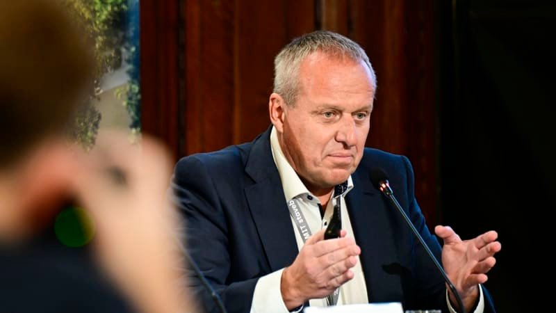 Výstavba nových bytů jde na rok k ledu. Central Group chce srazit cenu práce i materiálu Výstavba nových bytů jde na rok k ledu. Central Group chce srazit cenu práce i materiálu