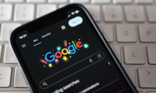 Po čem Češi na internetu nejvíce prahli? Vévodila politika, zaujaly Dua Lipa i panenka Labubu