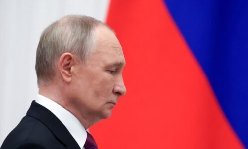 Útok Ukrajinců na Putinovu rezidenci? Rusko hrozí odvetou, Zelenskyj úder popírá