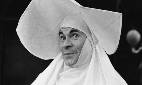 Zemřel slavný herec a komik Baxter. Nebál se parodovat papeže ani britskou královnu