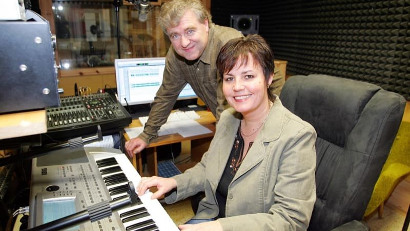 Zpěvák z dua Eva a Vašek už po rozvodu nesmutní: S novou ženou je šťastný. Jaké čeká Vánoce? Zpěvák z dua Eva a Vašek už po rozvodu nesmutní: S novou ženou je šťastný. Jaké čeká Vánoce?