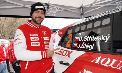 Vozy s barvami CNN Prima NEWS zářily na pražském Rallysprintu Vozy s barvami CNN Prima NEWS zářily na pražském Rallysprintu