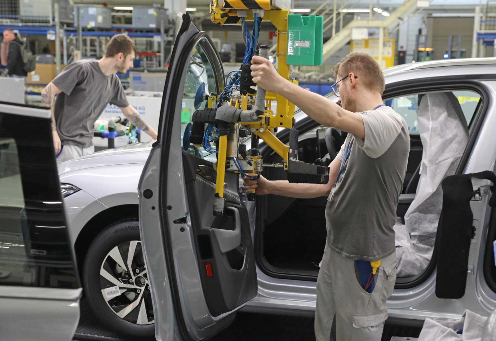 Náš biznis so zahraničím vykázal najlepšie výsledky od júna minulého roka. Vývoz po roku presiahol 10 miliárd Náš biznis so zahraničím vykázal najlepšie výsledky od júna minulého roka. Vývoz po roku presiahol 10 miliárd