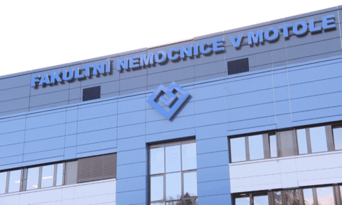 Miminko dostalo v Motole nové srdce: Některé zákroky použili lékaři u tak malého pacienta poprvé