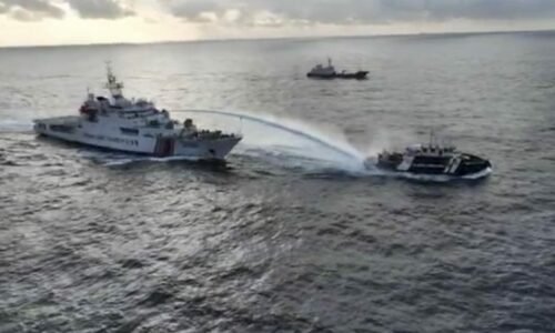 Čína upevňuje moc v Juhočínskom mori. Peking vyhnal filipínske lode a lietadlo z okolia atolov Čína upevňuje moc v Juhočínskom mori. Peking vyhnal filipínske lode a lietadlo z okolia atolov