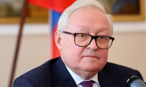 Nemáme v úmysle zaútočiť na NATO, ubezpečuje ruská diplomacia. Je pripravená potvrdiť to dokumentmi