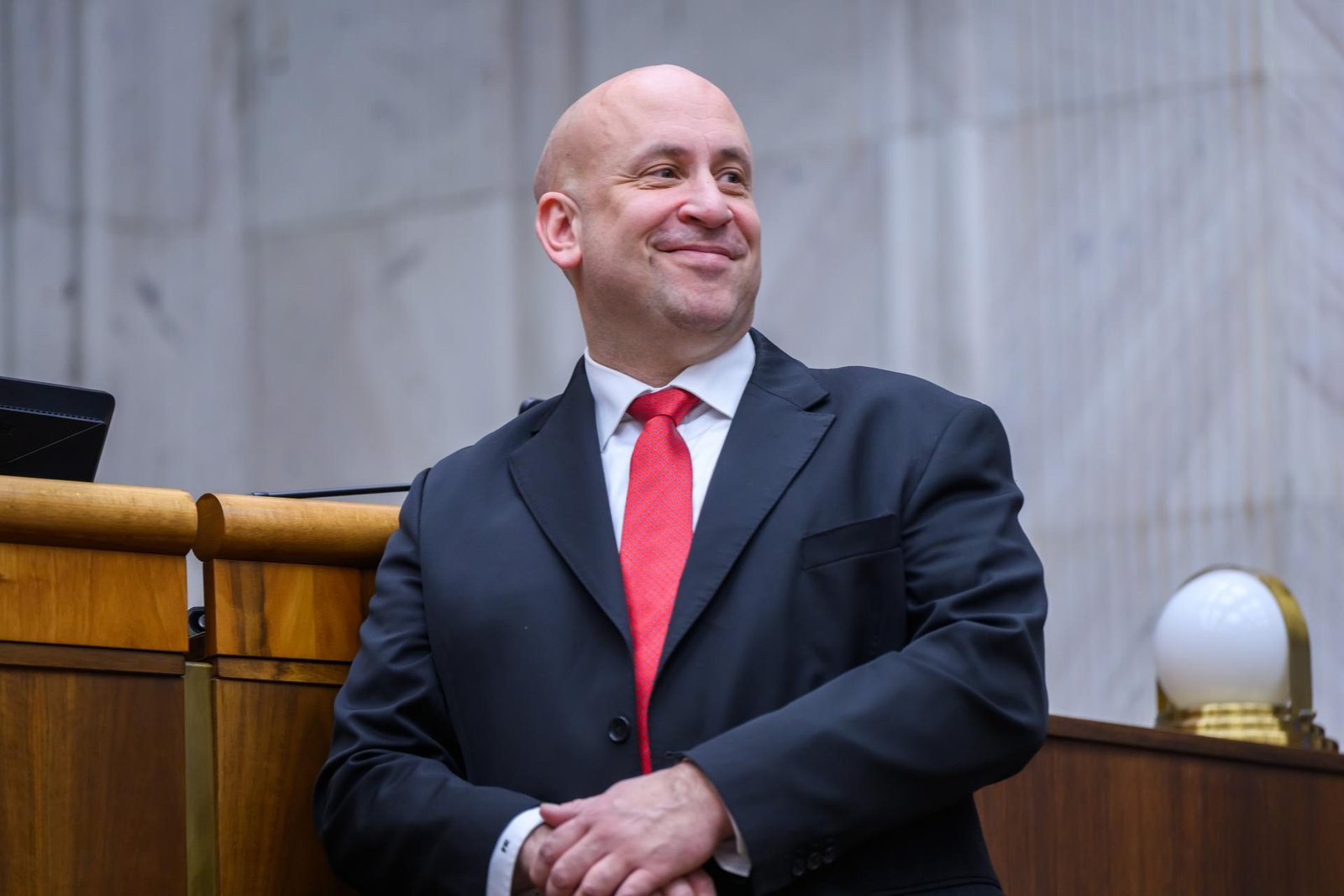 Z odvolávania Ráža sa ospravedlnili celé koaličné kluby. Opýtajte sa vedenia, reagoval poslanec Hlasu Z odvolávania Ráža sa ospravedlnili celé koaličné kluby. Opýtajte sa vedenia, reagoval poslanec Hlasu