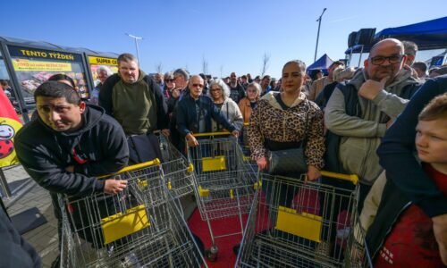 Lidl skúša v maďarsku netradičný spôsob predaja. na slovensku túto cestu razí iný reťazec, ten však narazil