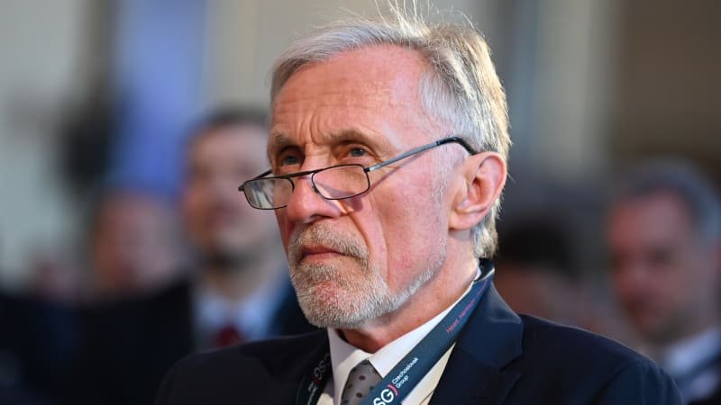 Topolánek otevřeně o rakovině: Mám šanci žít déle než pět let. Popsal i náročnou operaci Topolánek otevřeně o rakovině: Mám šanci žít déle než pět let. Popsal i náročnou operaci