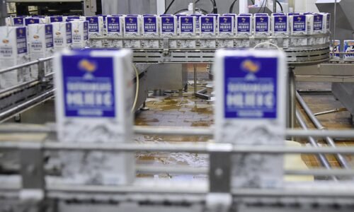 Rakúski mliekari sa sťažujú na prudký prepad cien masla Rakúski mliekari sa sťažujú na prudký prepad cien masla