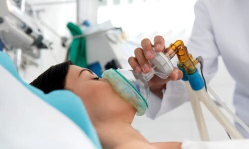 Mladá matka tří dětí skončila v kómatu. Na lůžko ji upoutaly zkrášlující procedury v cizině Mladá matka tří dětí skončila v kómatu. Na lůžko ji upoutaly zkrášlující procedury v cizině