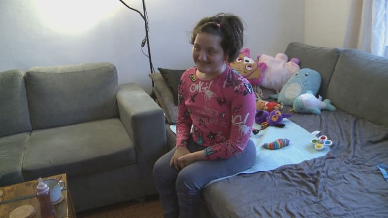 Nemocná Michalka dělá velké pokroky. Nyní však potřebuje pomoc s drahou rehabilitací Nemocná Michalka dělá velké pokroky. Nyní však potřebuje pomoc s drahou rehabilitací