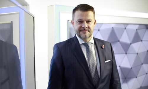 Hrozilo, že prídeme o 750 miliónov. Štát mení plány a miliardu eur naleje do bezpečnosti a technológií Hrozilo, že prídeme o 750 miliónov. Štát mení plány a miliardu eur naleje do bezpečnosti a technológií