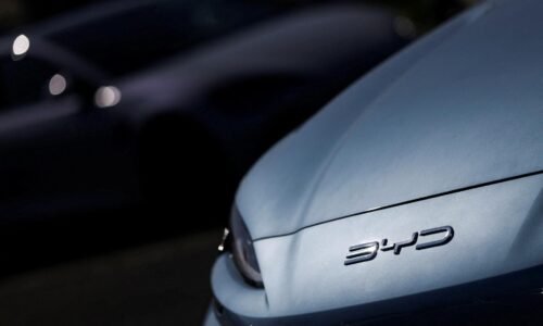 Rekordný september sa nezopakoval. Podiel čínskych áut v Európe klesol, no lacné značky na juhu rastú