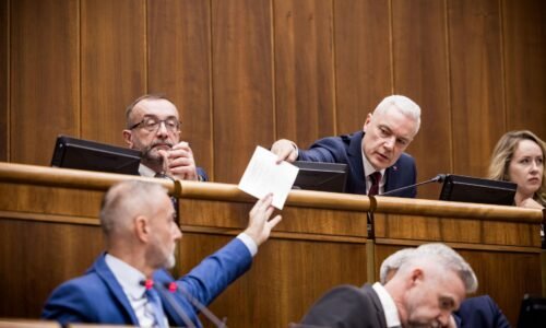 Ferenčák dostal od Smeru ponuku, tvrdí Gašpar. Nový šéf eurovýboru má byť známy budúci týždeň Ferenčák dostal od Smeru ponuku, tvrdí Gašpar. Nový šéf eurovýboru má byť známy budúci týždeň