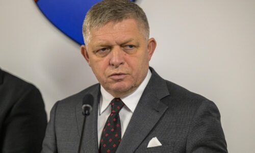 V roku 2026 by sa mohli niektorým zamestnancom znížiť odvody, tvrdí Fico. Podmienil to však opatreniami V roku 2026 by sa mohli niektorým zamestnancom znížiť odvody, tvrdí Fico. Podmienil to však opatreniami