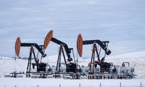 Trh pod tlakom: Cena ropy klesla najnižšie od mája, smeruje k najväčšej strate za posledné roky Trh pod tlakom: Cena ropy klesla najnižšie od mája, smeruje k najväčšej strate za posledné roky