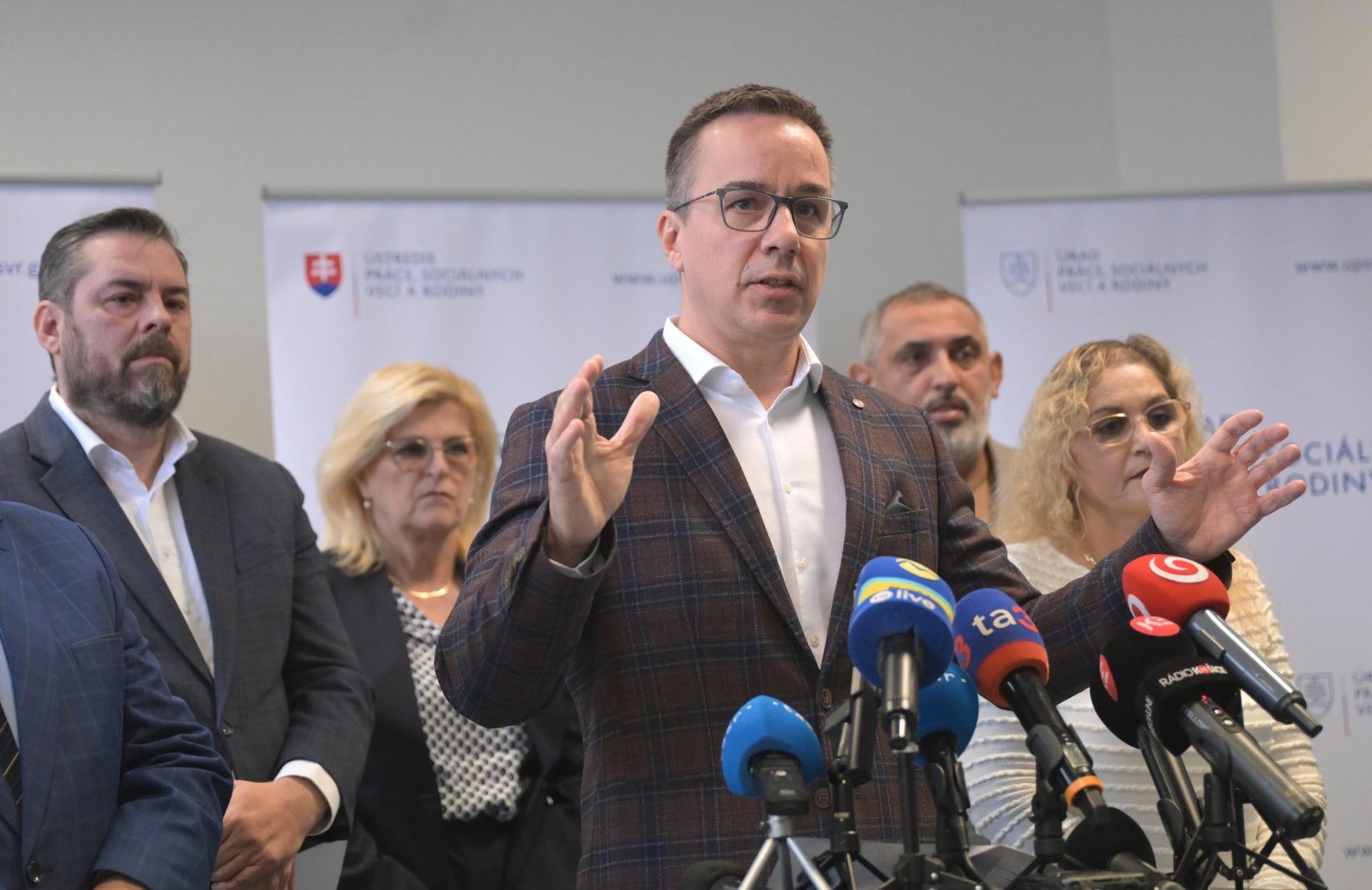 Zamestnávatelia väčšinou neveria, že poberatelia dávok sú pre nich vhodní Zamestnávatelia väčšinou neveria, že poberatelia dávok sú pre nich vhodní