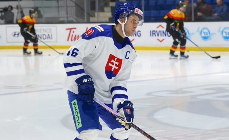 Mladý hokejista Slovana Kukumberg mal vážnu nehodu. Je v kritickom stave, leží v umelom spánku