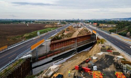 Poliaci nestíhajú. Kľúčová diaľničná križovatka pri Bratislave bude o sedem mesiacov neskôr Poliaci nestíhajú. Kľúčová diaľničná križovatka pri Bratislave bude o sedem mesiacov neskôr