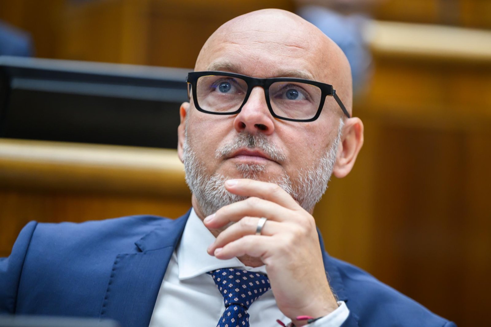 Opozícia kritizuje chaos v programe rokovania parlamentu. V tom sa divá sviňa nevyzná, vraví Gröhling Opozícia kritizuje chaos v programe rokovania parlamentu. V tom sa divá sviňa nevyzná, vraví Gröhling