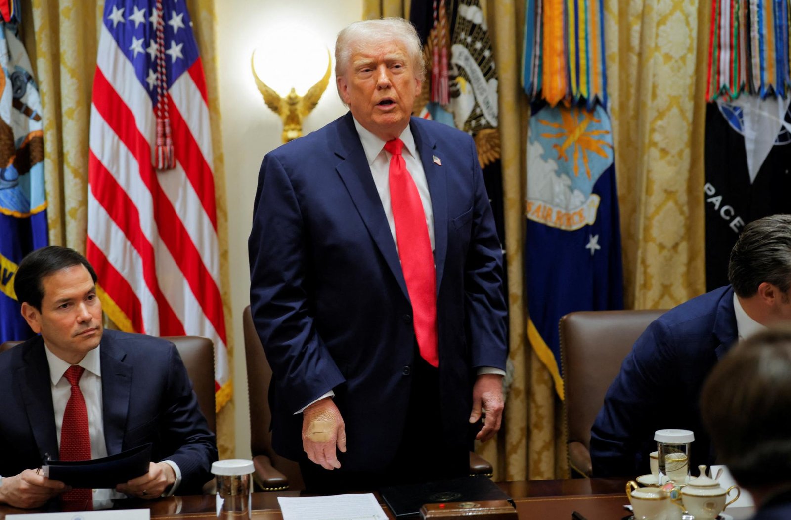 Trump označil situáciu na Ukrajine za zložitú, hovorí o "chaose". Zelenskyj zostáva optimistický Trump označil situáciu na Ukrajine za zložitú, hovorí o „chaose“. Zelenskyj zostáva optimistický