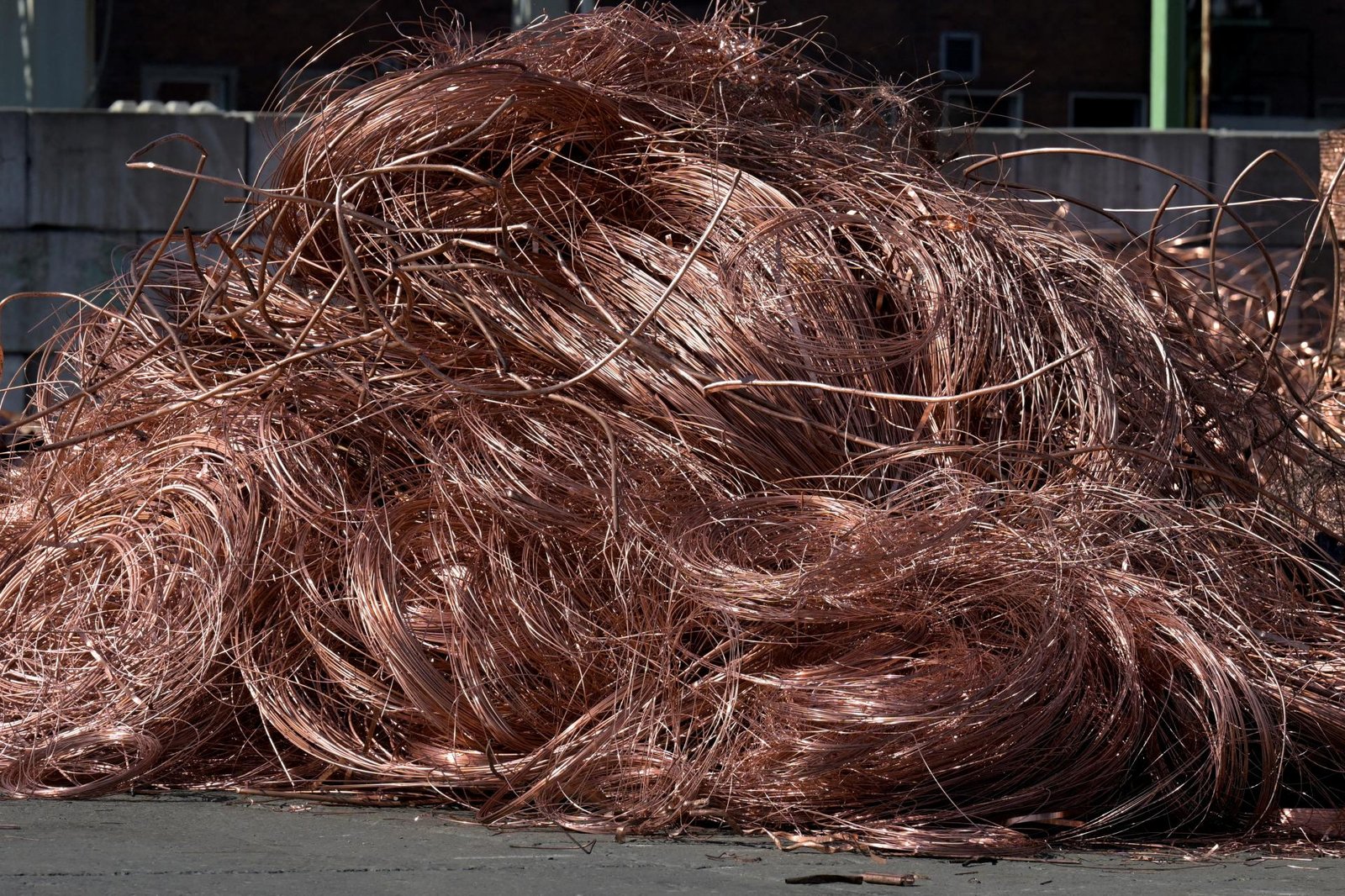 Cena medi láme rekordy. Podpora z Číny a obavy z ciel v USA ju tlačia hore Cena medi láme rekordy. Podpora z Číny a obavy z ciel v USA ju tlačia hore