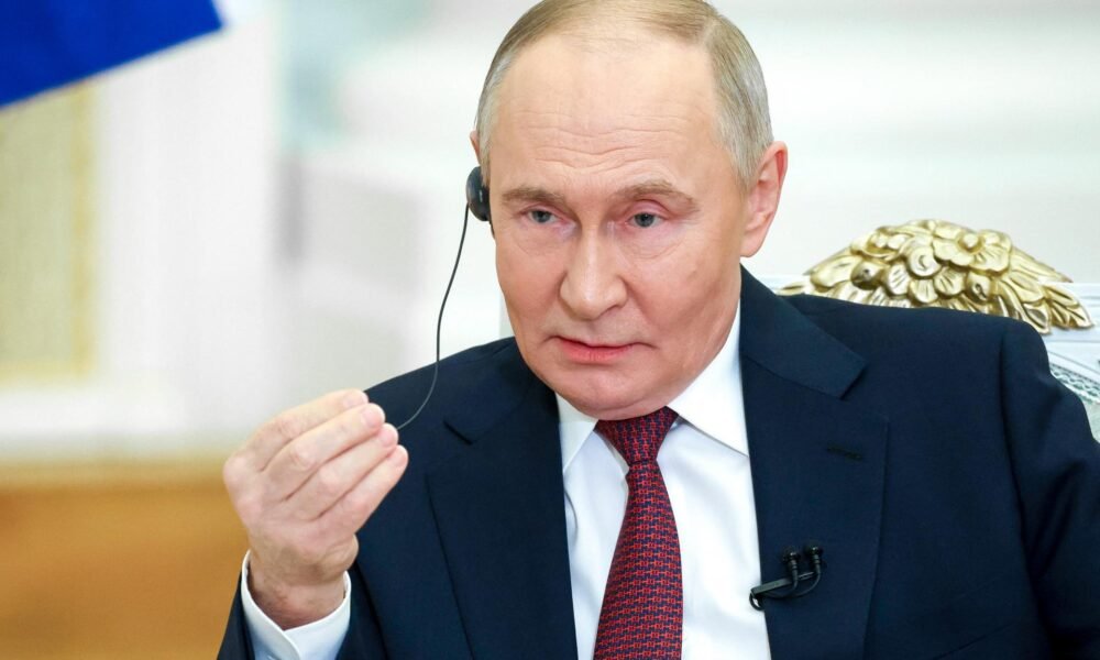 Ruské príjmy z ropy klesli na najnižšiu úroveň od začiatku vojny, dôvodom sú sankcie aj útoky na rafinérie