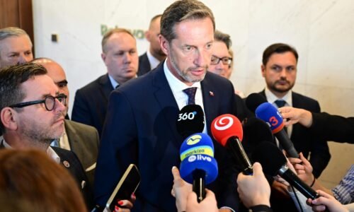 Opozícia zvoláva pre železničný incident mimoriadny parlamentný výbor