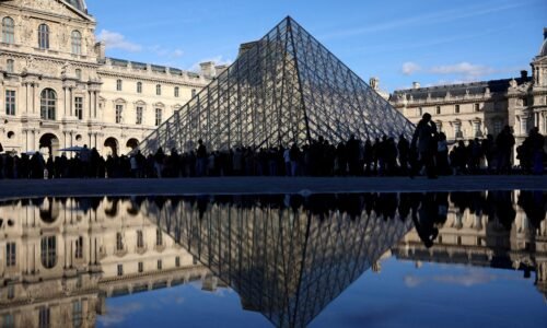 Tím, ktorý bude reorganizovať louvre, je zodpovedný za renováciu notre-dame